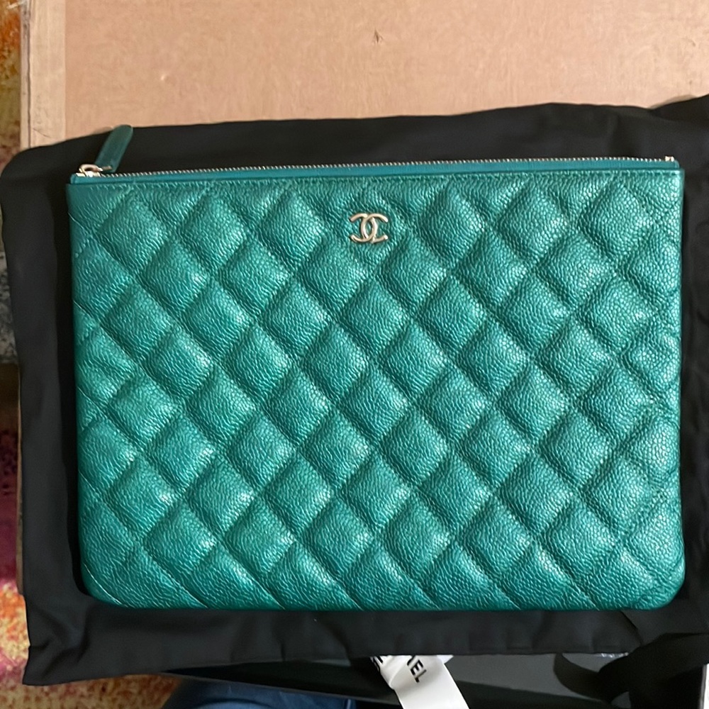 Iridescent green medium chanel ocase